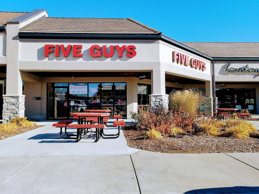 Five Guys | meal takeaway | 697 N 132nd St, Omaha, NE 68154, USA | 4024965366 OR +1 402-496-5366