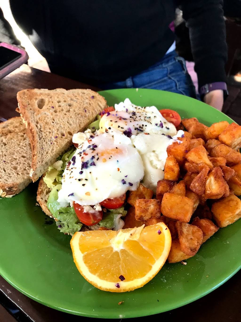 Country Road Cafe | restaurant | 26490 CO-74, Evergreen, CO 80439, USA | 3036741178 OR +1 303-674-1178