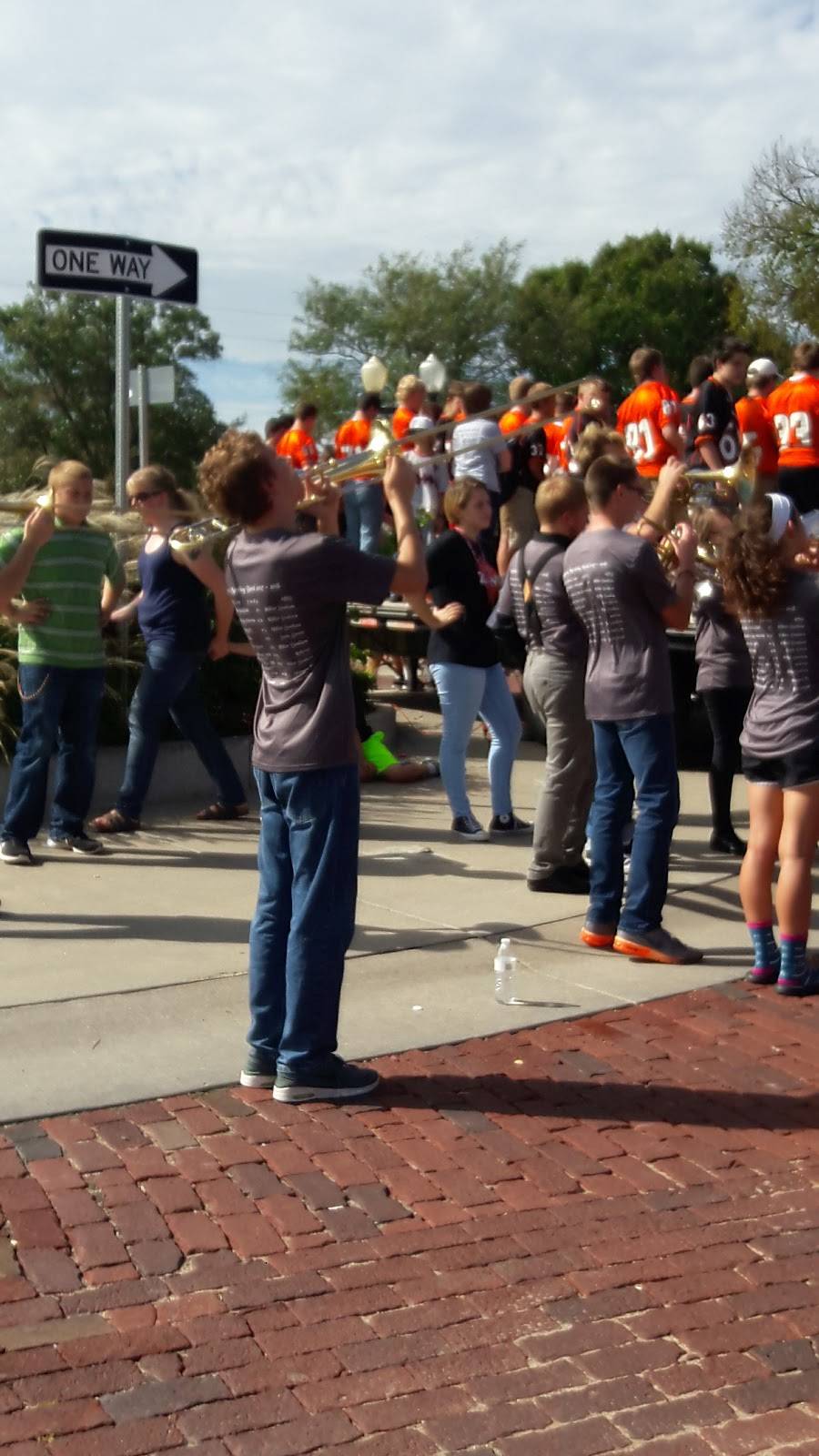 Millers Five Drive-In & Carry-Out | restaurant | 330 State St, Augusta, KS 67010, USA | 3167759989 OR +1 316-775-9989