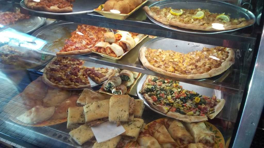 Furcis Pizza Inc | restaurant | 271 Snedecor Ave, Bayport, NY 11705, USA | 6314725600 OR +1 631-472-5600