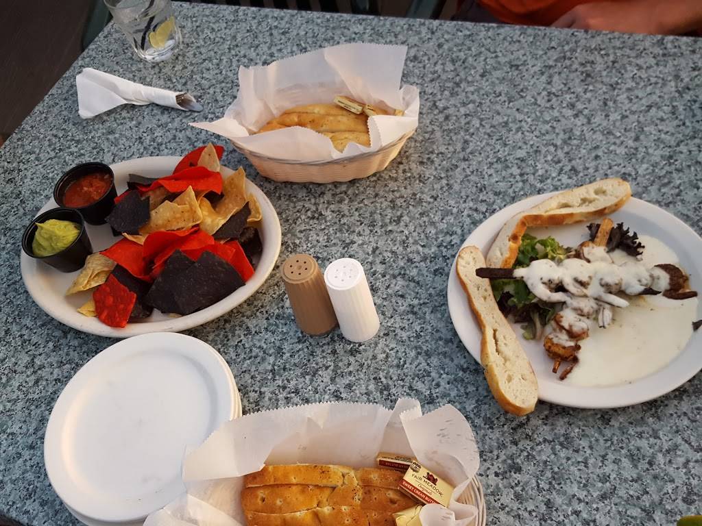 Emerald Point Restaurant & Marina | restaurant | 2640, 40 Sterling Rd, Greenwood Lake, NY 10925, USA | 8454772275 OR +1 845-477-2275