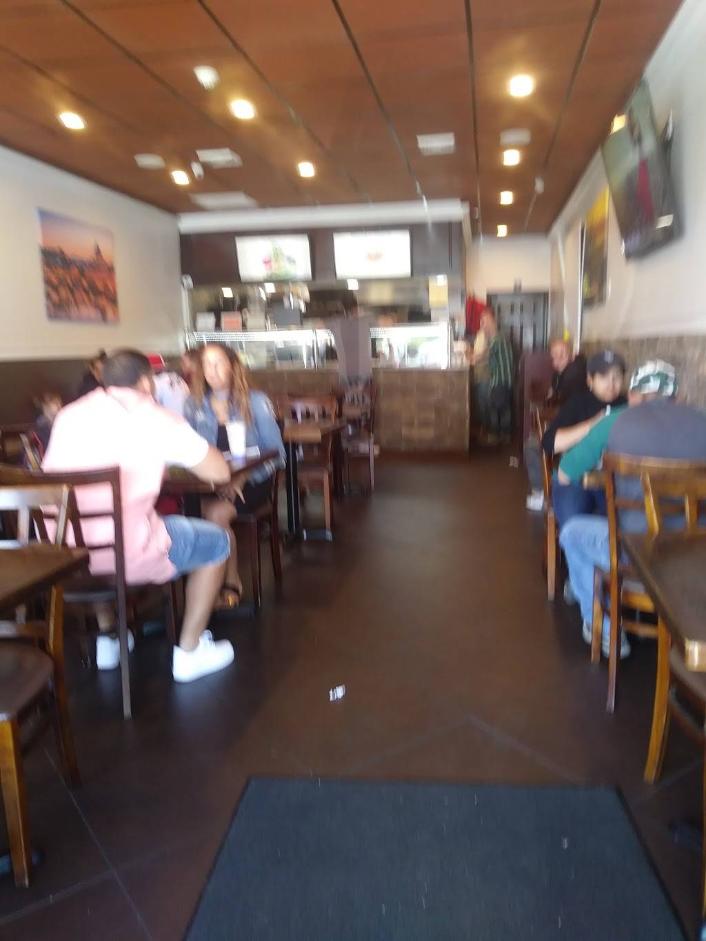 Primaveras Pizzeria & Restaurant | restaurant | 170 E Montauk Hwy, Lindenhurst, NY 11757, USA | 6319918118 OR +1 631-991-8118