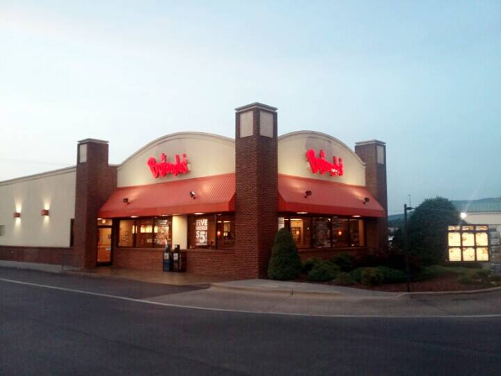 Bojangles Famous Chicken n Biscuits | restaurant | 1006 Over Mountain Dr, Elizabethton, TN 37643, USA | 4235423500 OR +1 423-542-3500