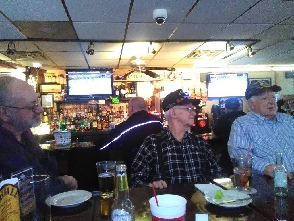 J C Catchers Tap | restaurant | 1723 N Center St, Crest Hill, IL 60403, USA | 8157273435 OR +1 815-727-3435