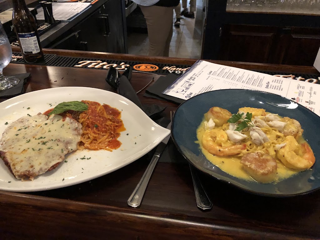 La Vela Italian Restaurant | restaurant | 251 C St, Solomons, MD 20688, USA | 4103264817 OR +1 410-326-4817