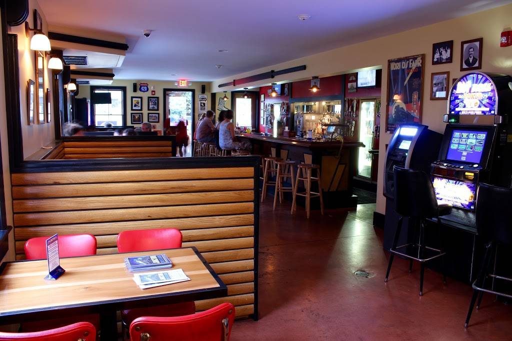 Junction Bar & Grill | restaurant | 3021 St Claude Ave, New Orleans, LA 70117, USA | 5042720205 OR +1 504-272-0205