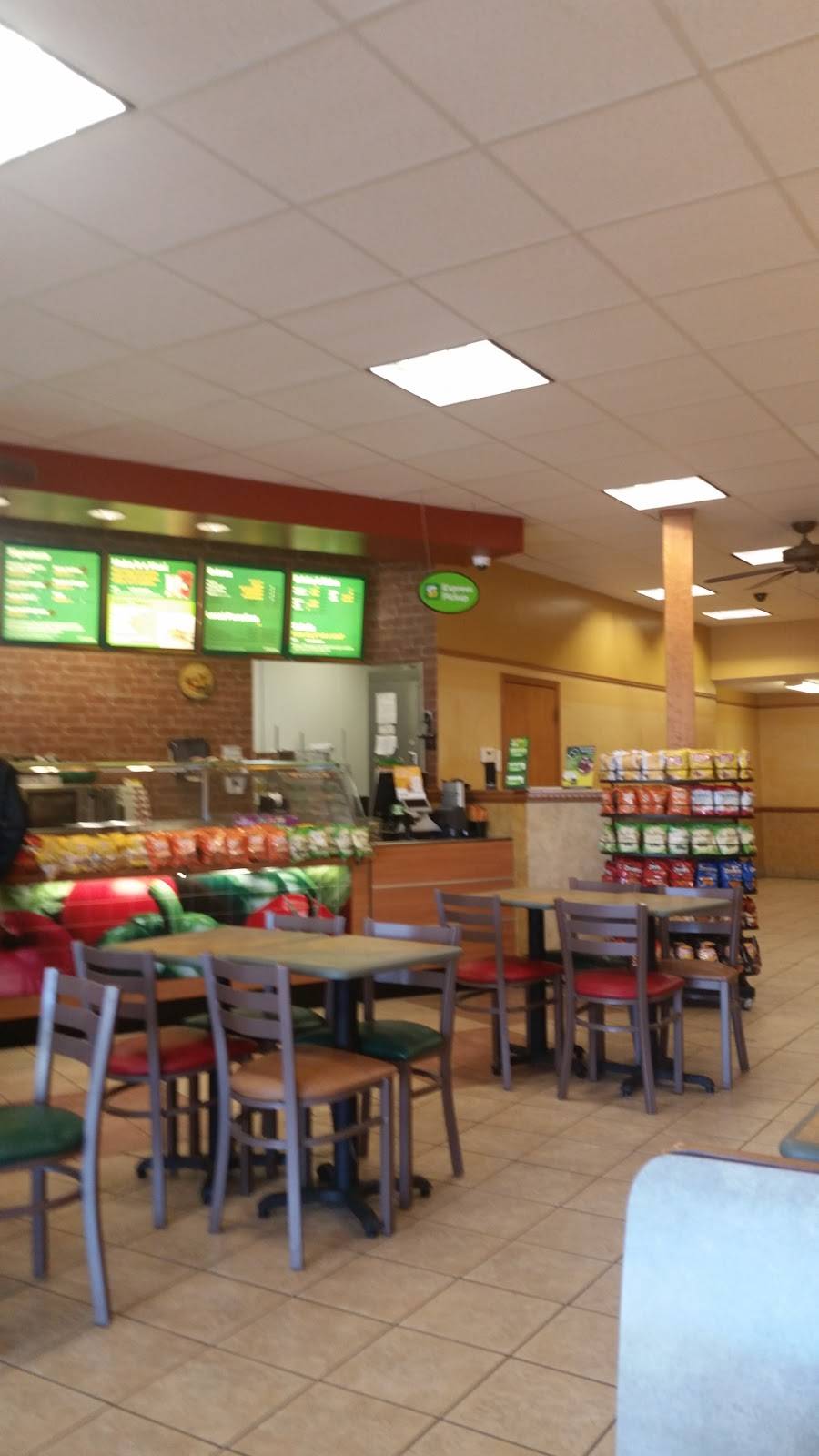 Subway | meal takeaway | 4603 Shawnee Dr, Kansas City, KS 66106, USA | 9133842456 OR +1 913-384-2456