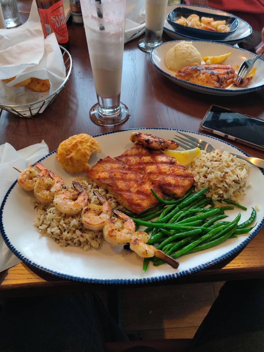 Red Lobster | restaurant | 1700 The Arches Cir, Deer Park, NY 11729, USA | 6319253001 OR +1 631-925-3001
