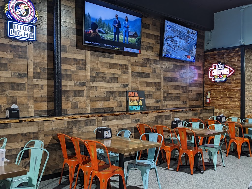 Defiance Brewing Co. Downtown | restaurant | 111 W 7th St, Hays, KS 67601, USA | 7856212730 OR +1 785-621-2730