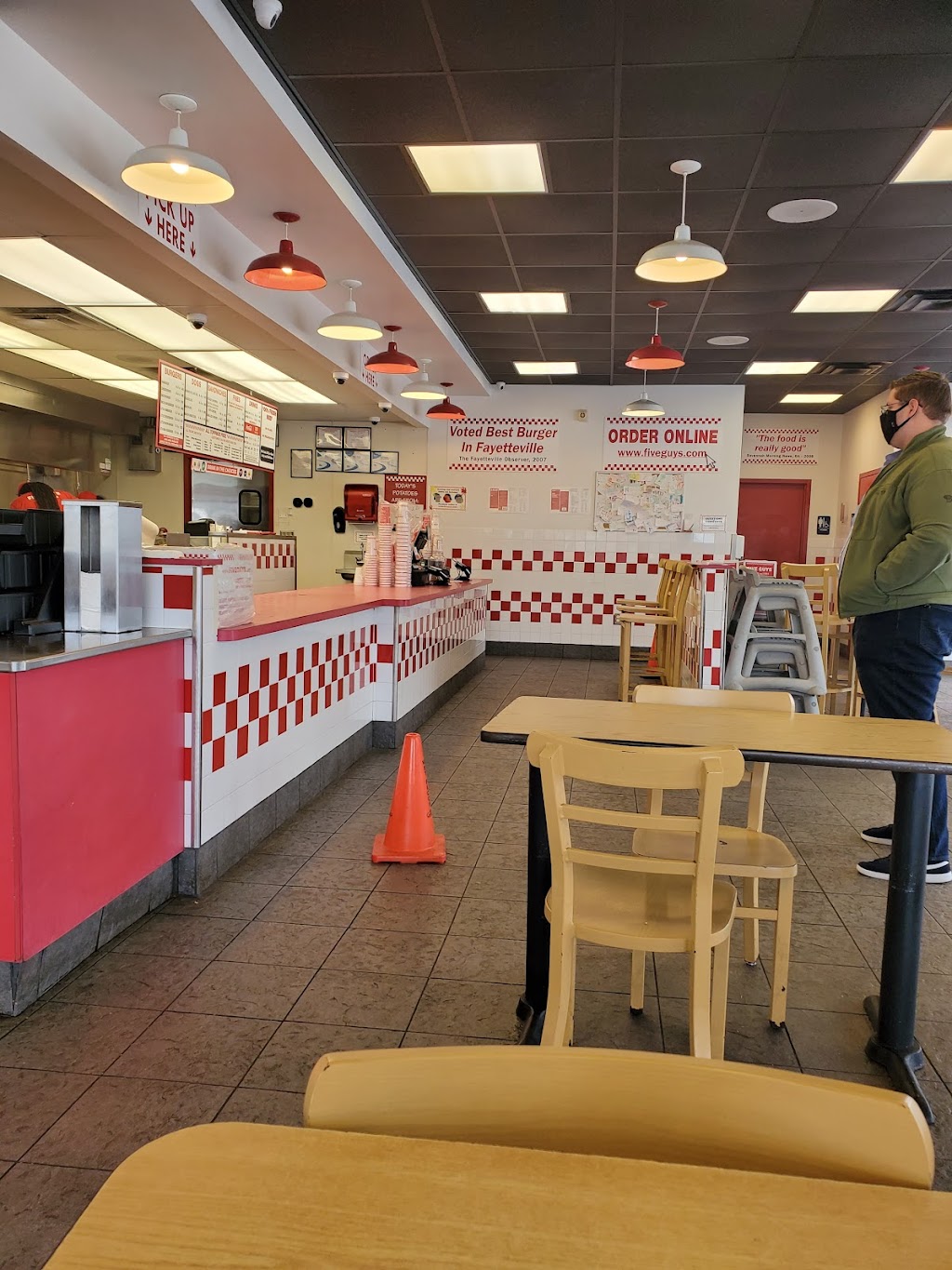 Five Guys | meal takeaway | 4663 Airport Blvd, Mobile, AL 36608, USA | 2513008425 OR +1 251-300-8425