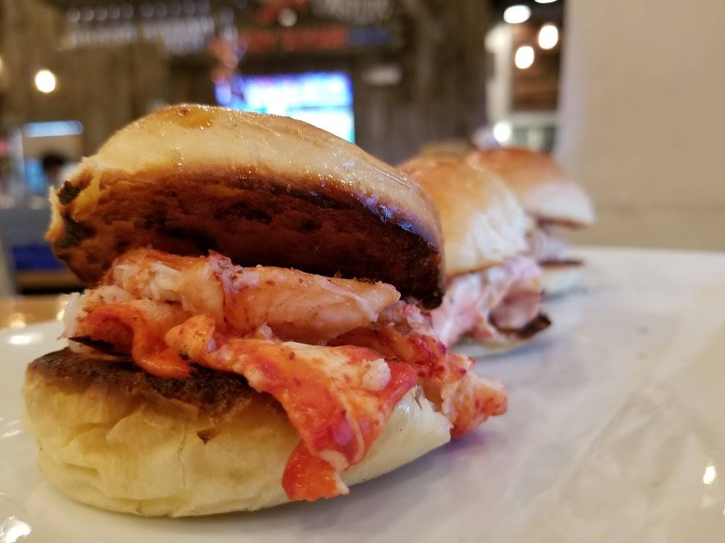 Boothbay Lobster Company | restaurant | 14 Harbor Point Rd, Stamford, CT 06902, USA | 2038709565 OR +1 203-870-9565