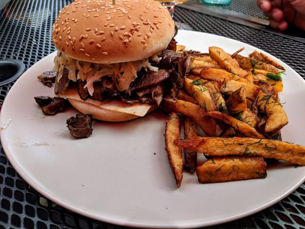 Leclandestin Restaurant | restaurant | 45 Rue Laval, Gatineau, QC J8X 3G8, Canada | 8199219727 OR +1 819-921-9727