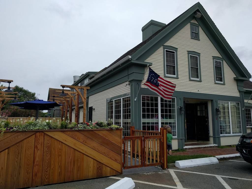 Mom & Pops Burgers | restaurant | 1603 Main St, Chatham, MA 02633, USA | 7748404144 OR +1 774-840-4144
