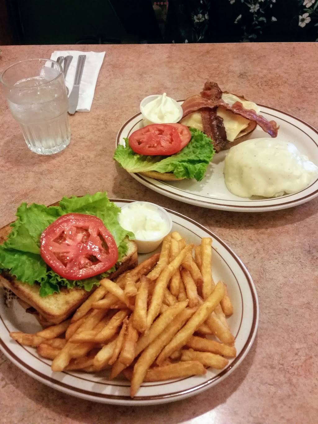 Dutch Kitchen Restaurant | restaurant | 6803 W, KS-61, Hutchinson, KS 67501, USA | 6206622554 OR +1 620-662-2554