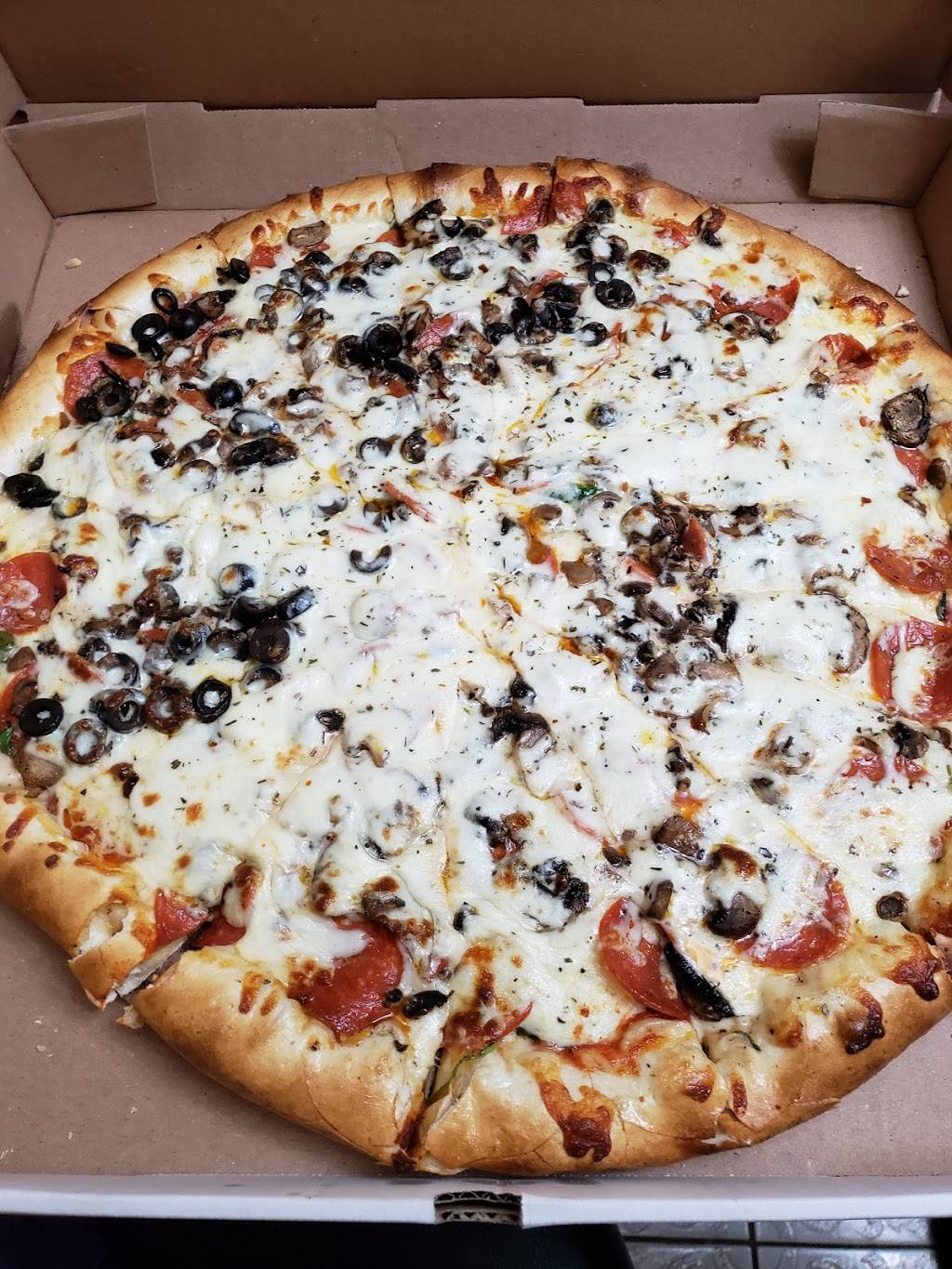 Bosses Pizza, Wings & Burgers Western Center | restaurant | 2740 Western Center Blvd #528, Fort Worth, TX 76131, USA | 8178475500 OR +1 817-847-5500