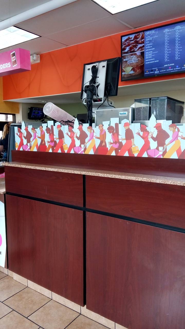 Dunkin | bakery | 18714 NW 67th Ave, Miami, FL 33015, USA | 3056210202 OR +1 305-621-0202