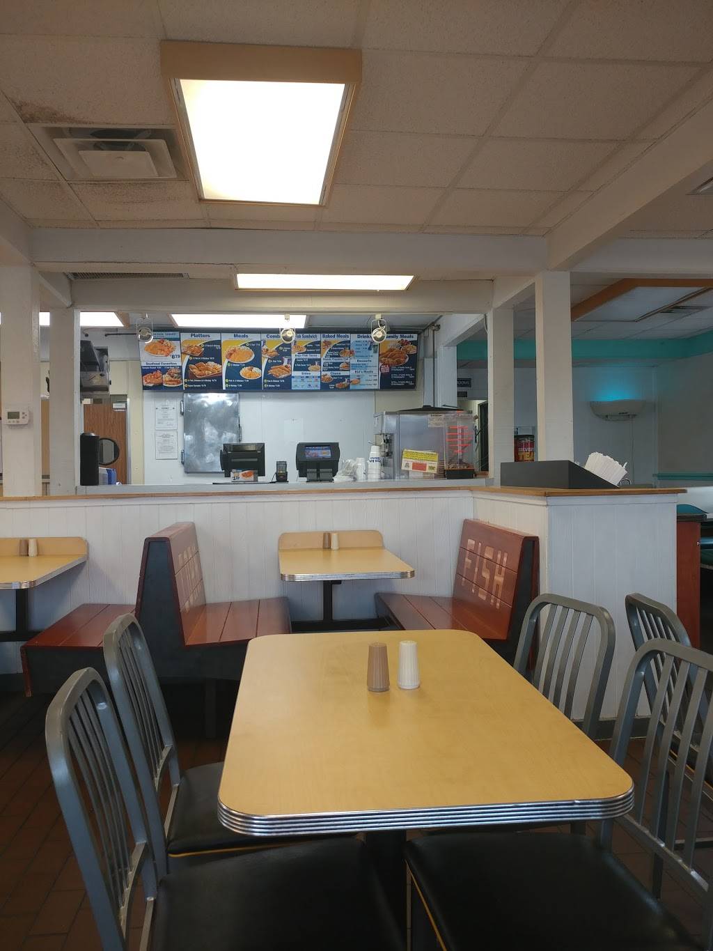 Long John Silvers | restaurant | 204 Seneca Trail, Lewisburg, WV 24901, USA | 3046475761 OR +1 304-647-5761