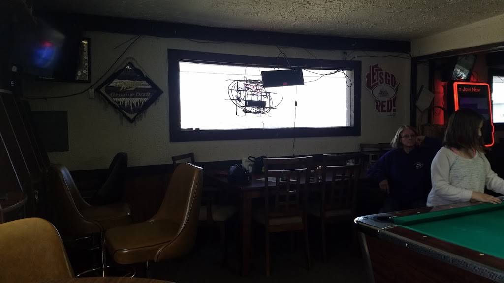 EJs | restaurant | 3535 S Shore Dr, Hubertus, WI 53033, USA | 2626284701 OR +1 262-628-4701