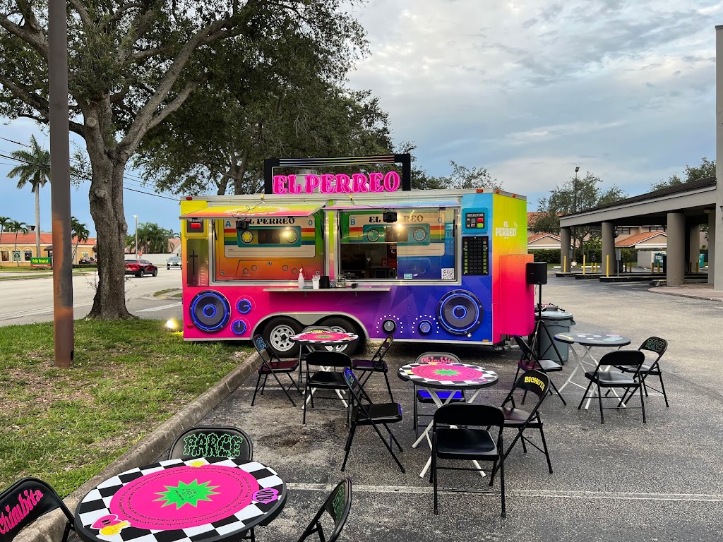 El Perreo | restaurant | 11400 N Kendall Dr suite 101, Miami, FL 33176, USA | 7866954200 OR +1 786-695-4200