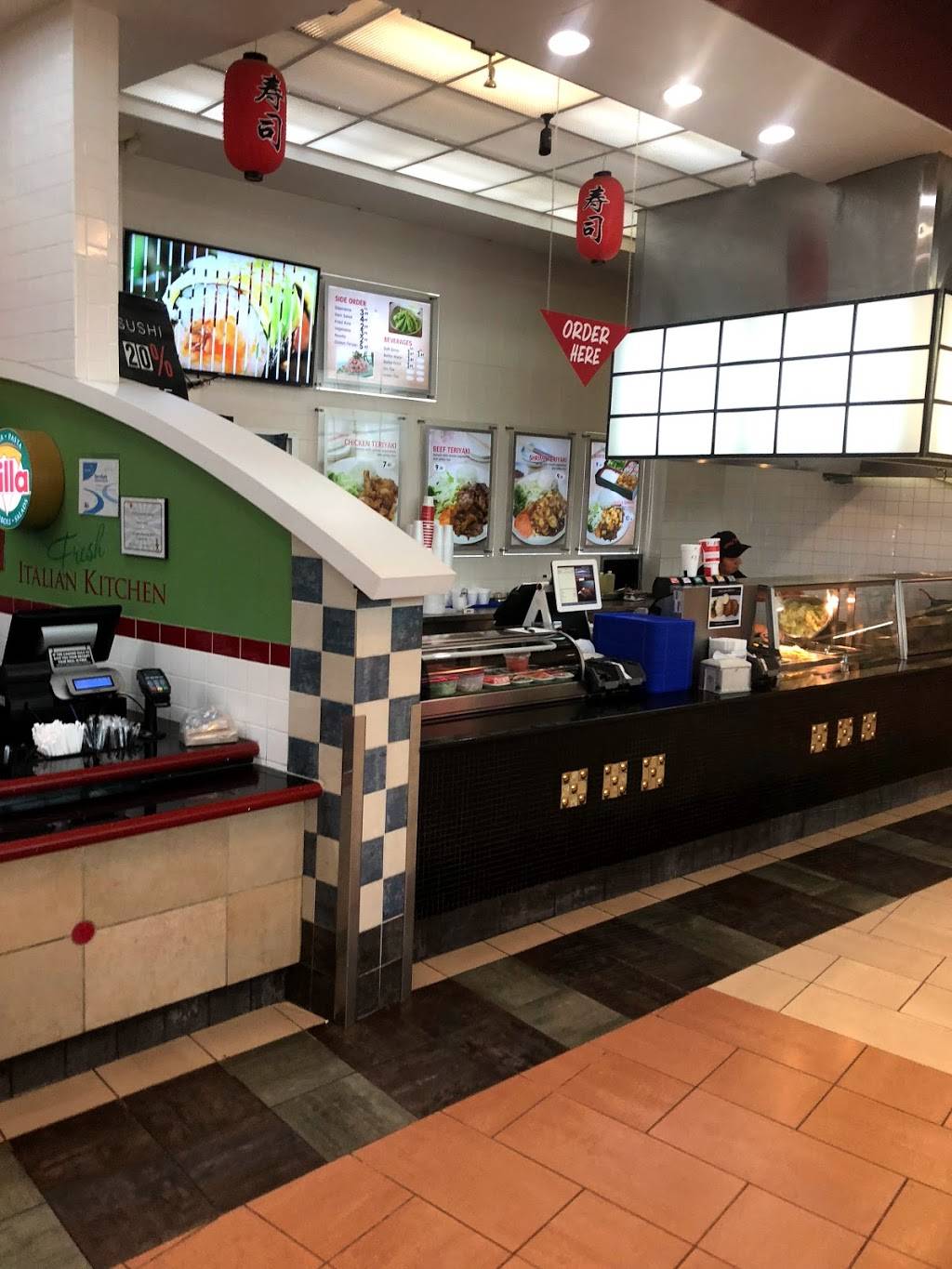 Villa Fresh Italian Kitchen | restaurant | 3700 Rivertown Pkwy #2152, Grandville, MI 49418, USA | 6165386506 OR +1 616-538-6506