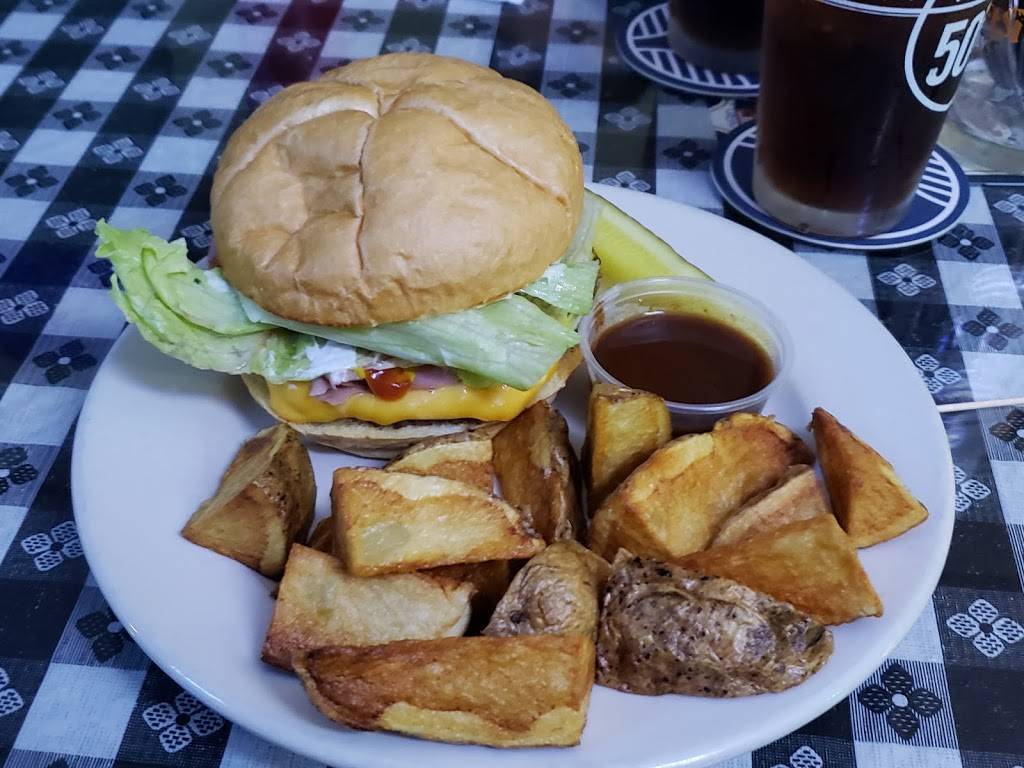 Coachs Corner | restaurant | 317 E 6th St, Newport, KY 41071, USA | 8592612800 OR +1 859-261-2800