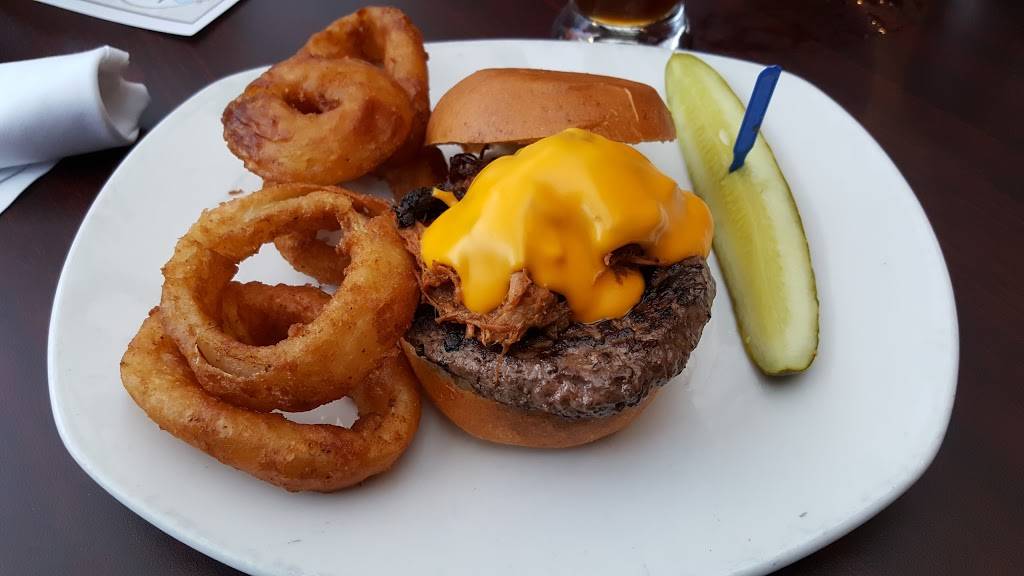 White Rose Bar & Grill | restaurant | 48 N Beaver St, York, PA 17401, USA | 7178485369 OR +1 717-848-5369