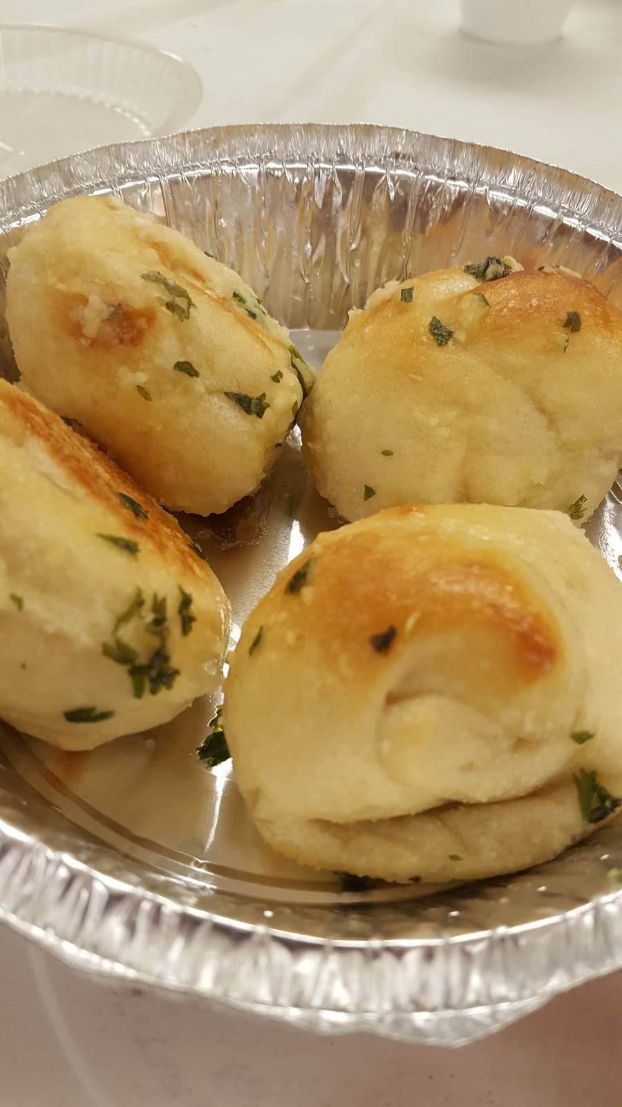 Giannis Pizzeria | restaurant | 1504 Roosevelt Ave, Carteret, NJ 07008, USA | 7325415004 OR +1 732-541-5004