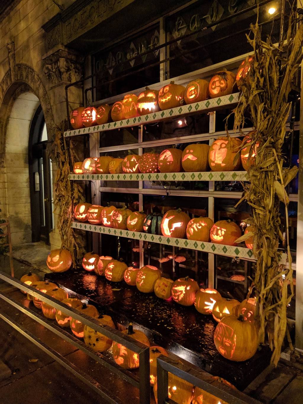 Avenue Tavern Chicago | night club | 2916 N Broadway, Chicago, IL 60657, USA | 7739757000 OR +1 773-975-7000