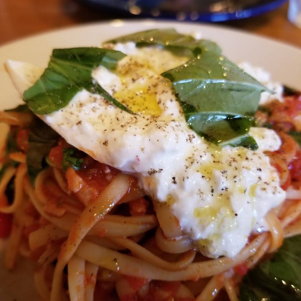 Queen Margherita Pizza | restaurant | 3111 W McGraw St #103, Seattle, WA 98199, USA | 2065484908 OR +1 206-548-4908