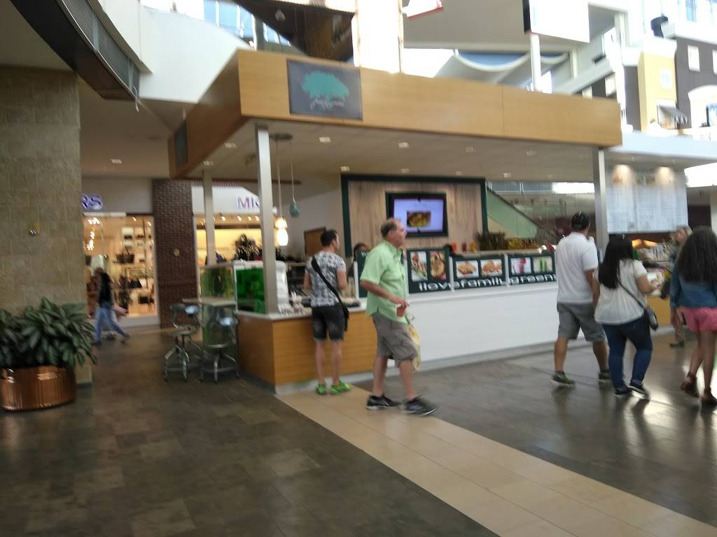 Family Greens | restaurant | The Streets at Southpoint, 6910 Fayetteville Rd, Durham, NC 27713, USA | 9199088888 OR +1 919-908-8888