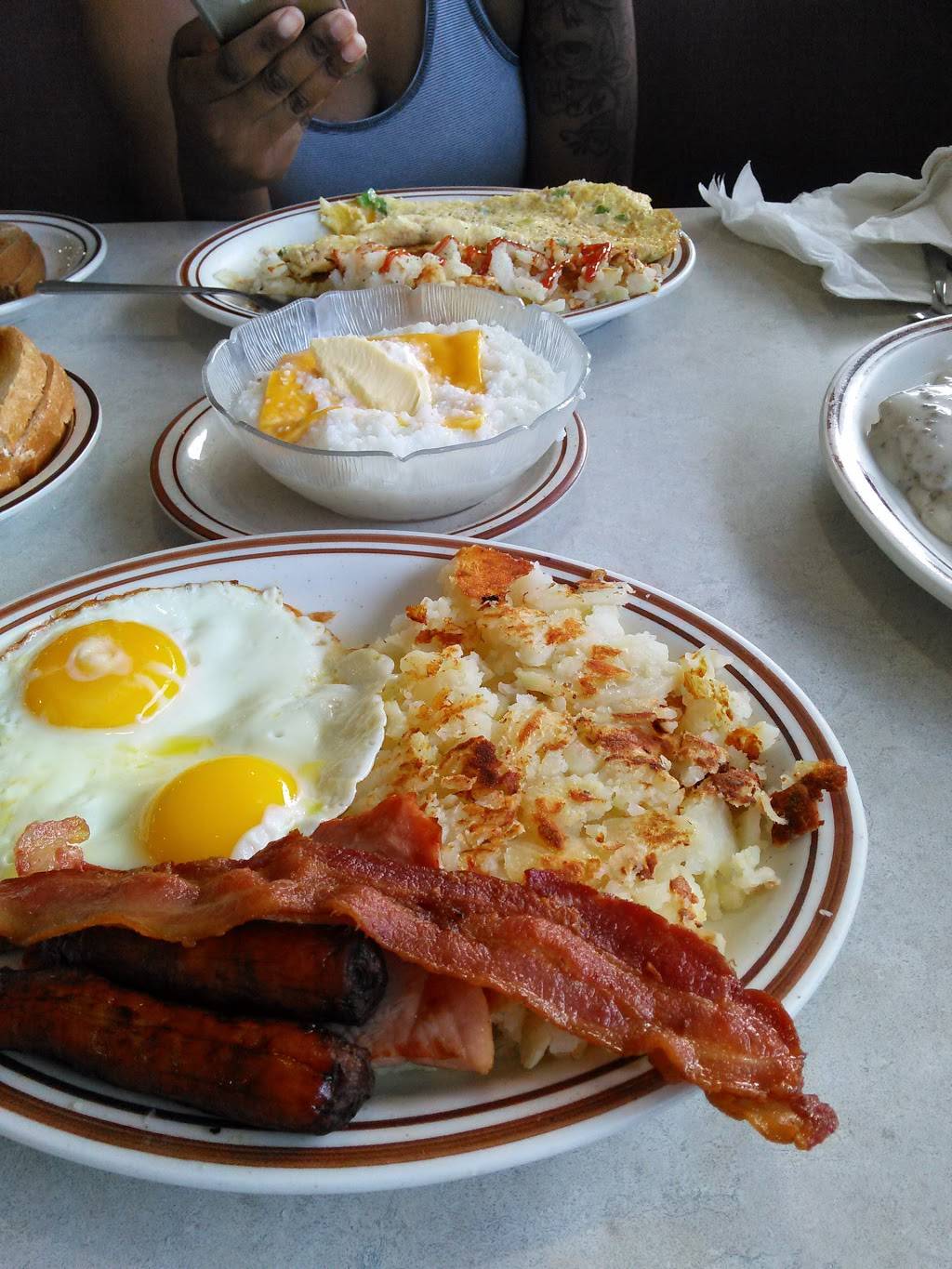 Mamas Restaurant | restaurant | 14620 East 8 Mile Road, Detroit, MI 48205, USA | 3135272660 OR +1 313-527-2660