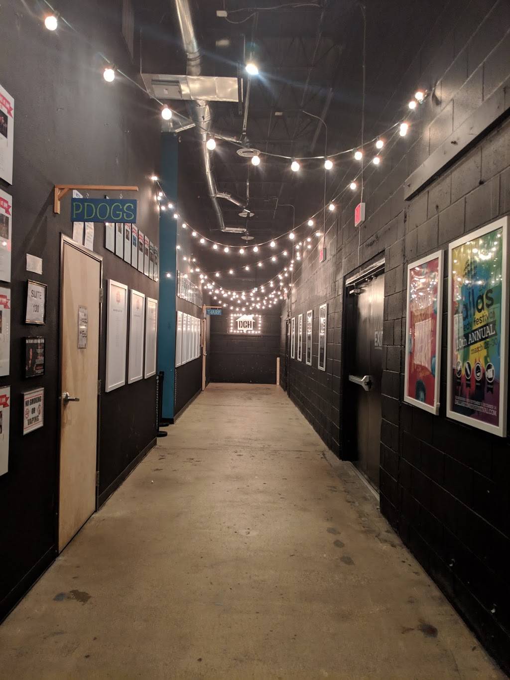 Dallas Comedy House | restaurant | 3036 Elm St, Dallas, TX 75226, USA | 2147414448 OR +1 214-741-4448