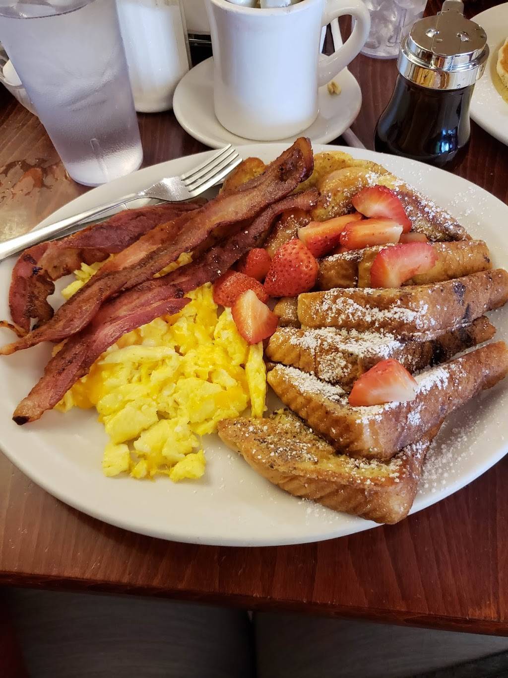 Ms. Biscuit | restaurant | 5431 S Wabash Ave, Chicago, IL 60615, USA | 7732688088 OR +1 773-268-8088