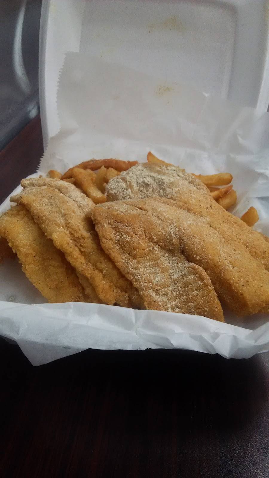 St. Louis Fish & Chicken Grill | restaurant | 200 N Florissant Rd, Ferguson, MO 63135, USA | 3145243474 OR +1 314-524-3474