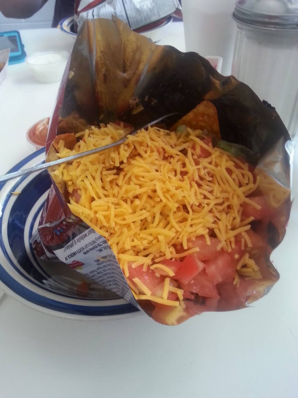 Willys Drive In | restaurant | 710 W Orchard St, Vandalia, IL 62471, USA | 6182831300 OR +1 618-283-1300