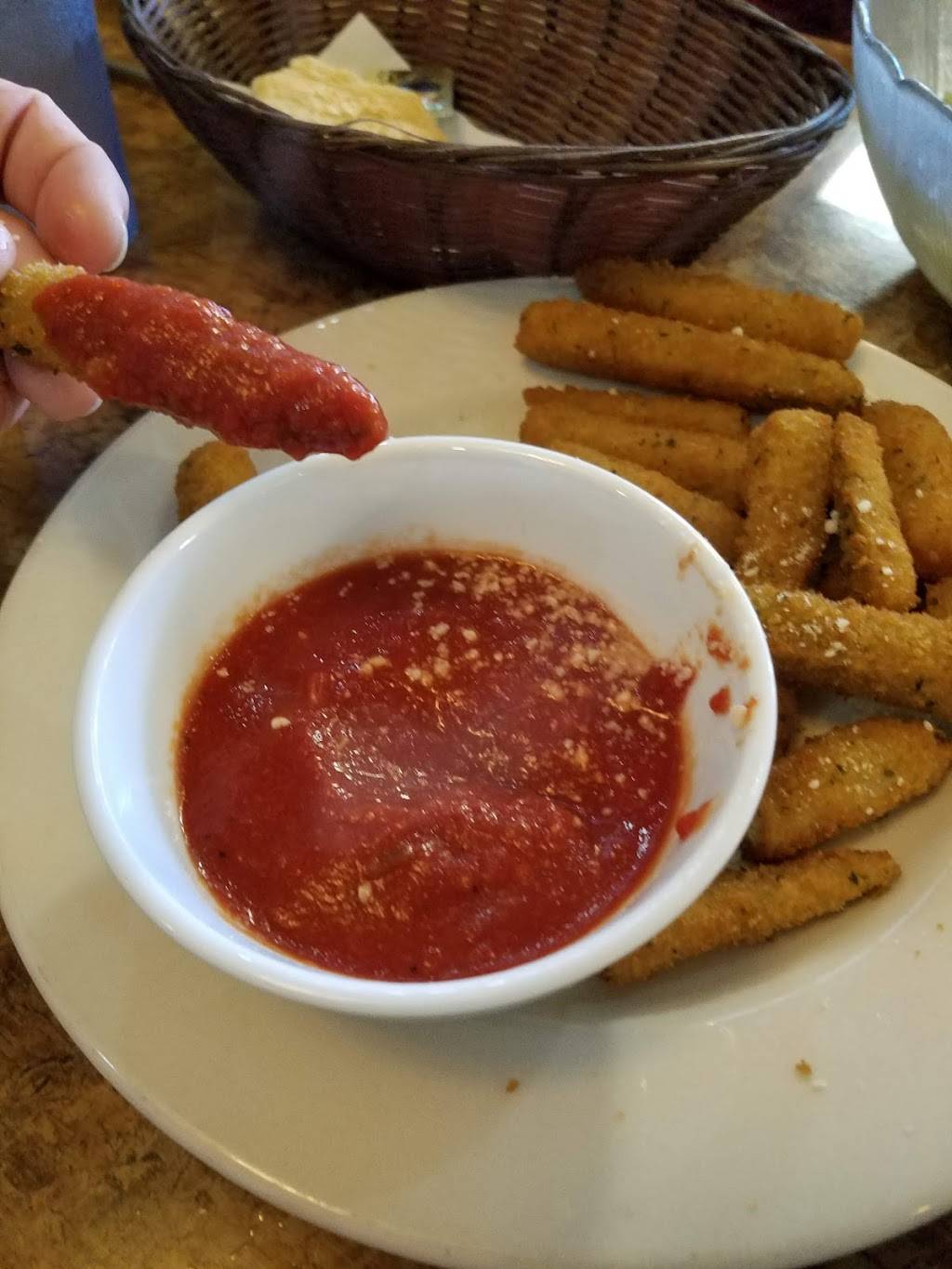 Amis Italian Restaurant and Pizzeria | restaurant | 3728 Monticello, Plaza Dr, OFallon, MO 63368, USA | 6363298787 OR +1 636-329-8787