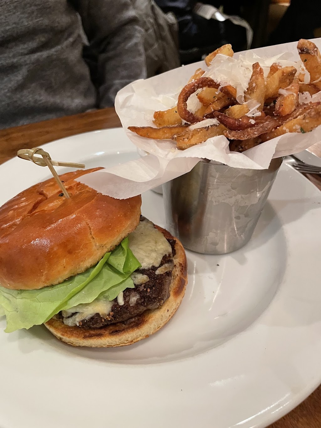 Josies Table | restaurant | 1475 Western Ave, Albany, NY 12203, USA | 5186897777 OR +1 518-689-7777