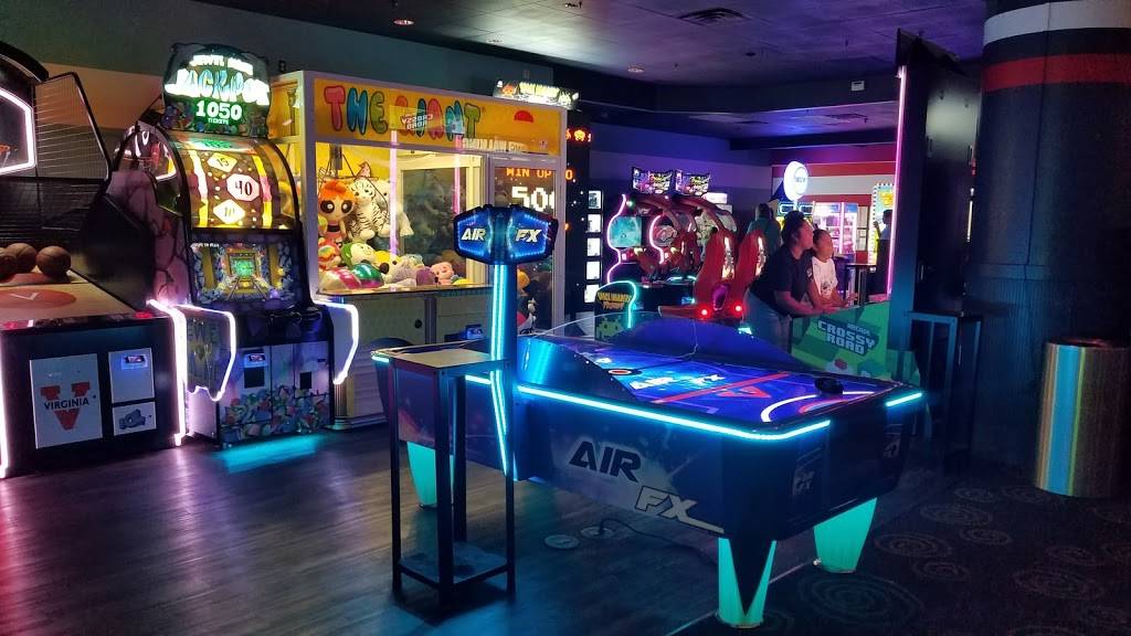 Bowlero Charlottesville | restaurant | 335 Rivanna Plaza Dr, Charlottesville, VA 22901, USA | 4349783999 OR +1 434-978-3999