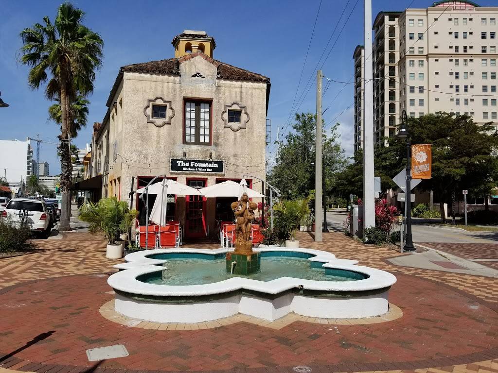 The Fountain Kitchen & Wine Bar | restaurant | 543 S Pineapple Ave, Sarasota, FL 34236, USA | 9412038523 OR +1 941-203-8523