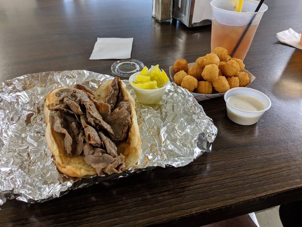 Green Gables Bar & Grill | restaurant | 17485 E 2500 Rd N, Hudson, IL 61748, USA | 3097472496 OR +1 309-747-2496