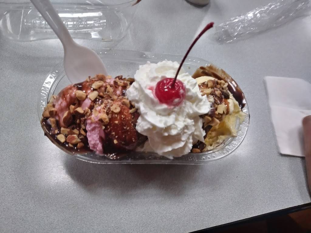 Braums Ice Cream & Burger Restaurant | restaurant | 1894 west 6th street, Fayetteville, AR 72701, USA | 4794446207 OR +1 479-444-6207