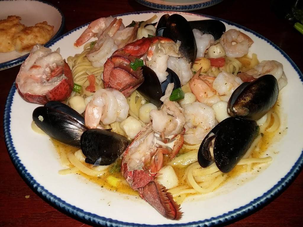 Red Lobster | restaurant | 2121 E Market St, Harrisonburg, VA 22801, USA | 5405642719 OR +1 540-564-2719