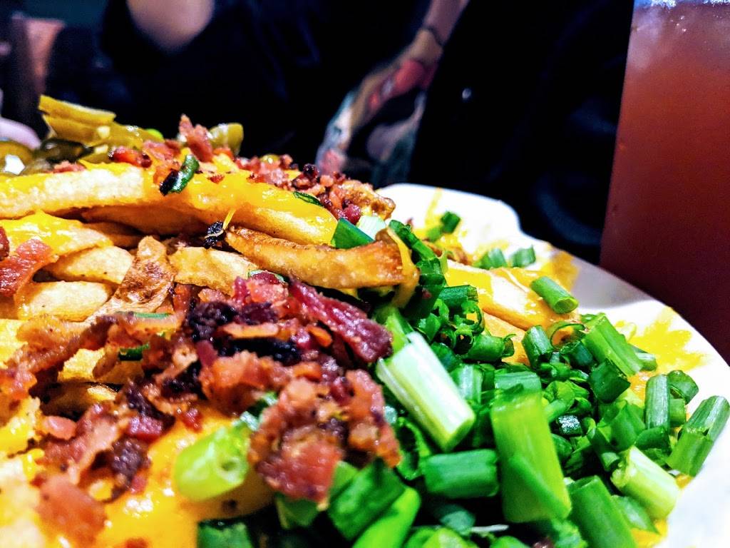 Snuffers Restaurant & Bar | restaurant | 132 East Ovilla Road #5, Red Oak, TX 75154, USA | 4694374010 OR +1 469-437-4010