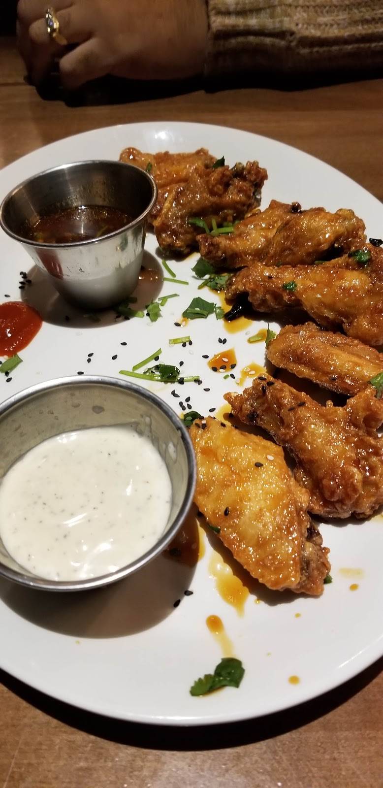 Houlihans | restaurant | 1407 S Main Chapel Way, Gambrills, MD 21054, USA | 4107214468 OR +1 410-721-4468