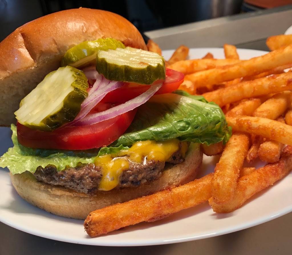 Jovalou Cuisine & Cocktails | restaurant | 112 E Main St, Fairfield, IL 62837, USA | 6185998704 OR +1 618-599-8704