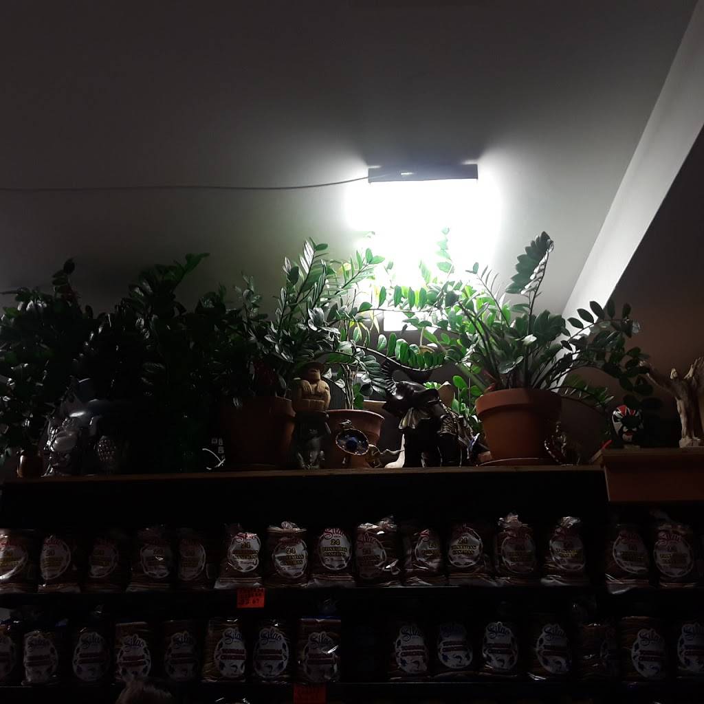 The Golden Burrito Foods | restaurant | 2427 Daly St, Los Angeles, CA 90031, USA | 3236079162 OR +1 323-607-9162