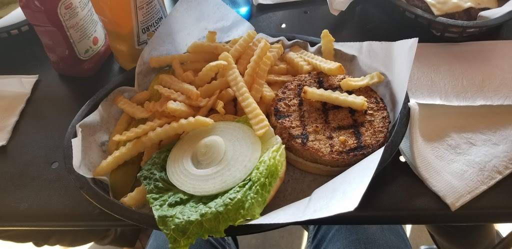 Old Towne Pub & Eatery | restaurant | 40W290 La Fox Rd, St. Charles, IL 60175, USA | 6305134240 OR +1 630-513-4240