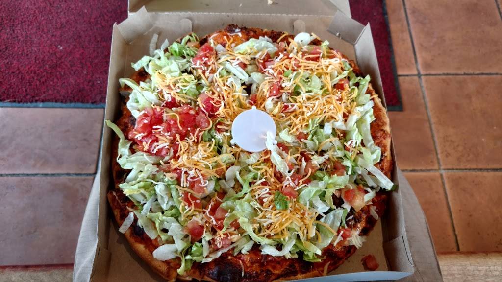 Johnnies Villa Pizza | meal takeaway | 105 W Coshocton St, Johnstown, OH 43031, USA | 7409672030 OR +1 740-967-2030