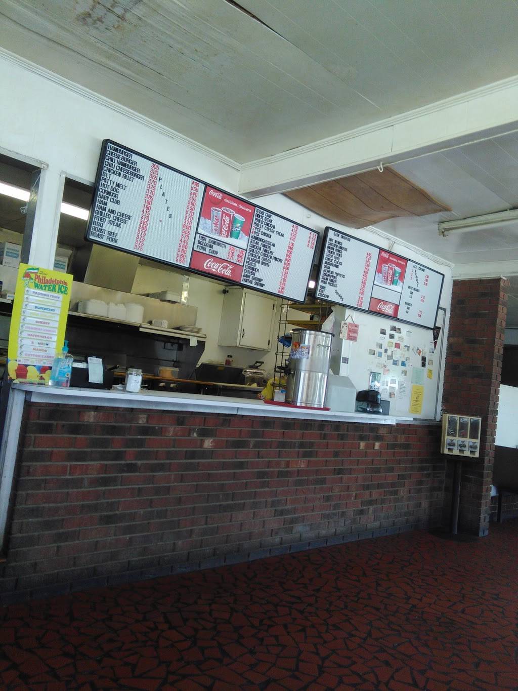 Clock Drive In | restaurant | 2816, 15835 US-221, Enoree, SC 29335, USA | 8649696567 OR +1 864-969-6567