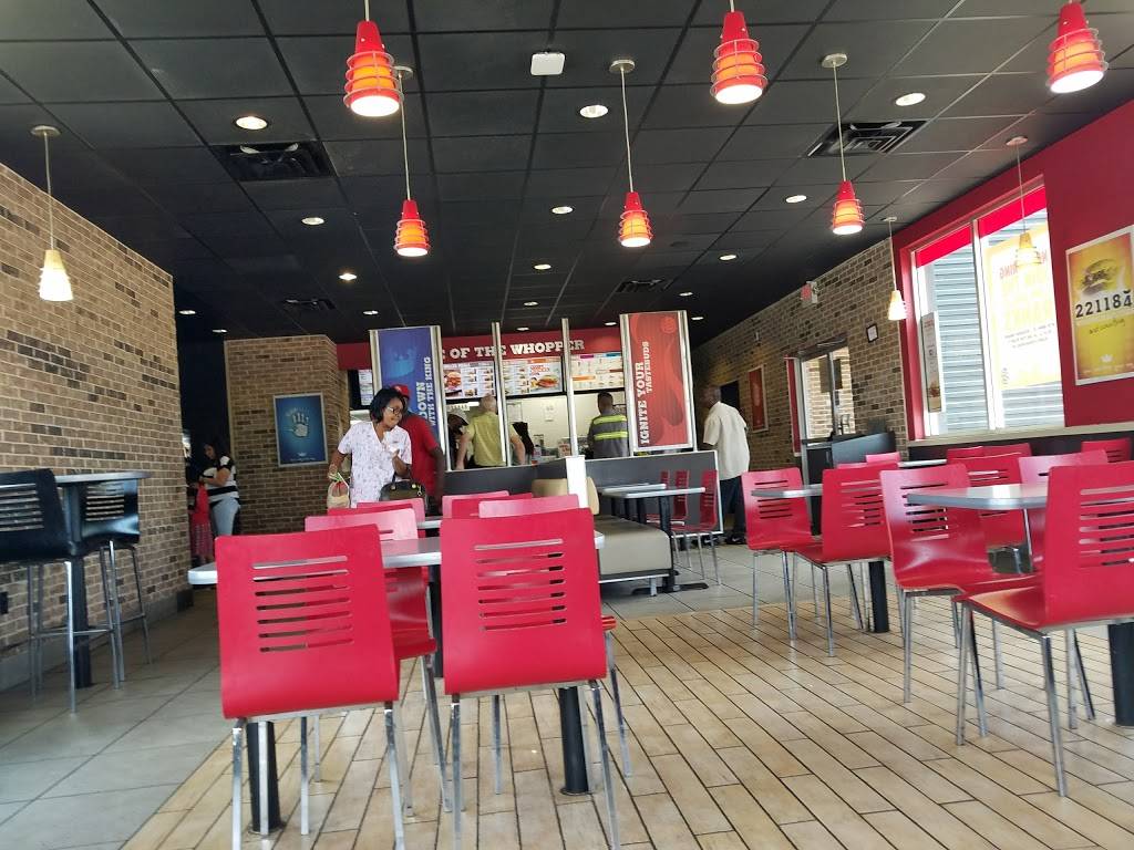 Burger King | restaurant | 2403 W Wheatland Rd, Dallas, TX 75237, USA | 9722962284 OR +1 972-296-2284